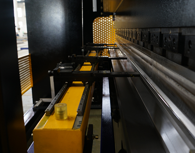 Machine de freinage de presse de pliage de métal hydraulique CNC pour l'industrie nucléaire