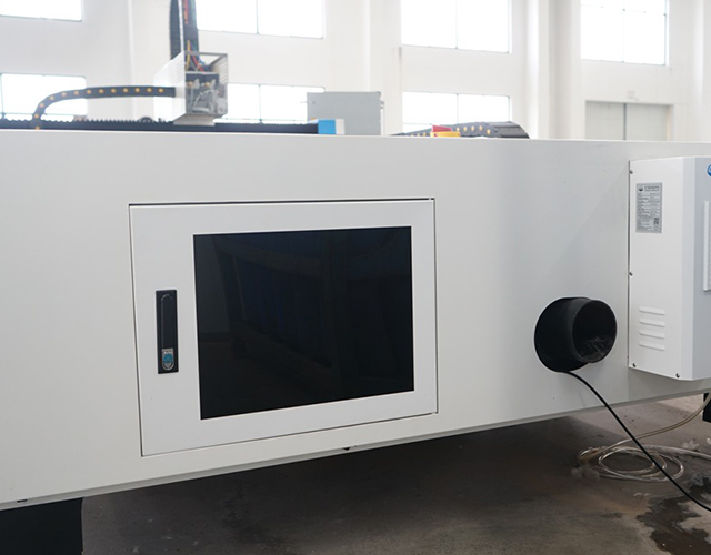 1500W machine de découpe laser respectueuse de l'environnement pour meubles en acier